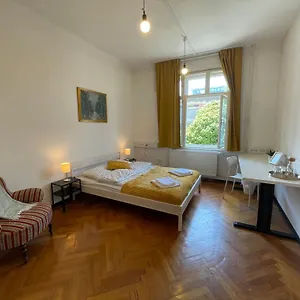 Elza , Ljubljana Slovénie