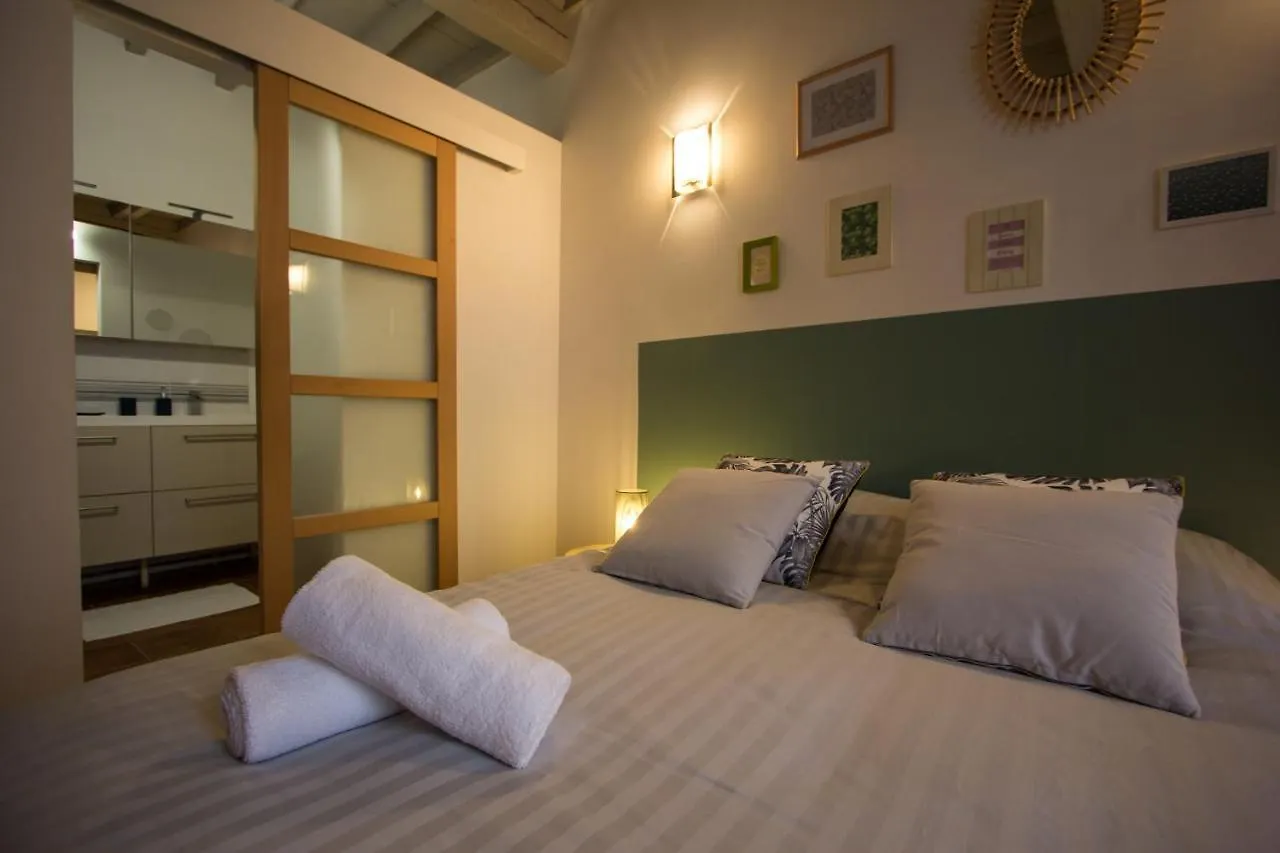 Apartment En Toute Intimite Dans Le Centre Historique Montauban
